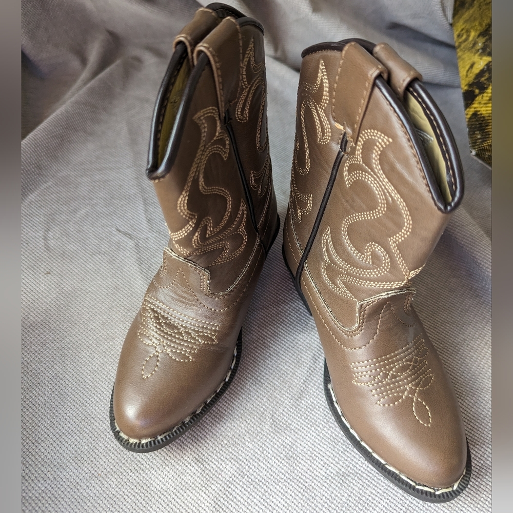 New in Box CANYON TRAILS Kids' Lil Cowboy Toddler (Brown) 7M Insole Length 6.61"